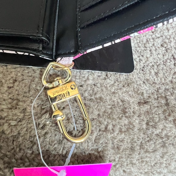 Betsey Johnson Micro Wallet & Bag Tag - Picture 6 of 7
